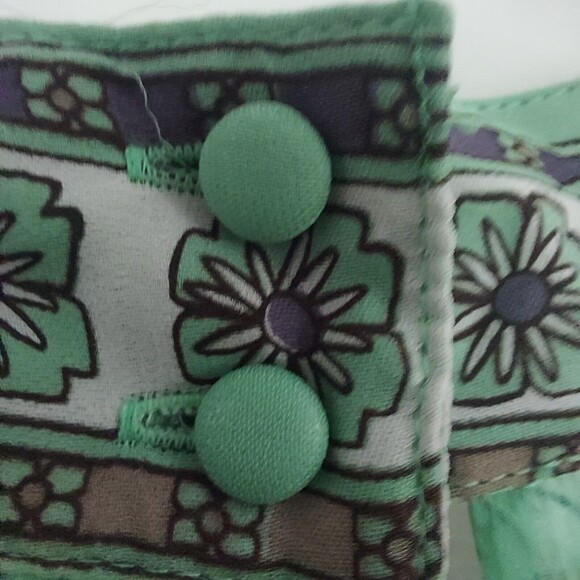 ECI Green Silk Tank Top Size 10 Sleeveless Blouse Flowy V-Neck - Picture 3 of 12